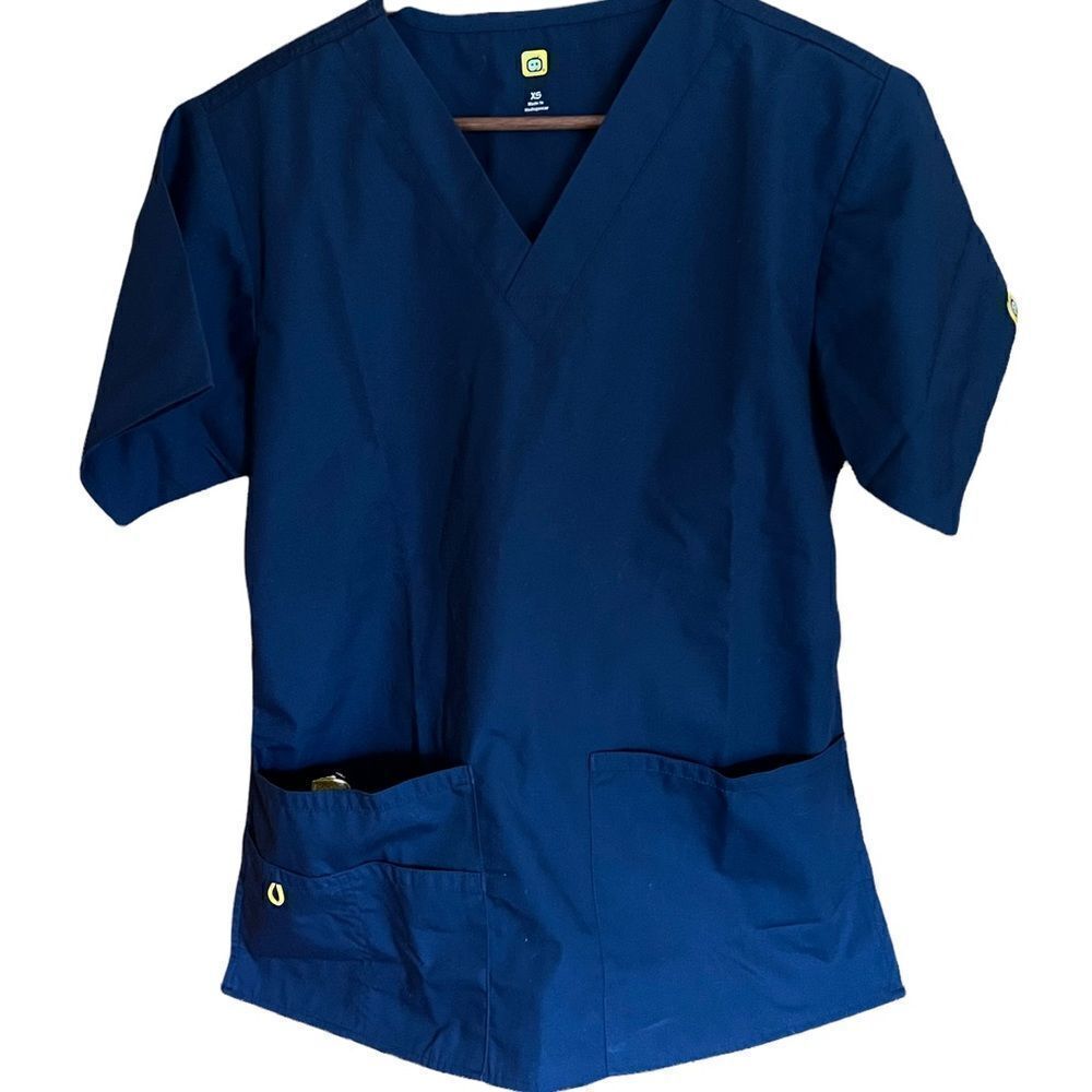 WonderWink navy blue v-neck women’s short sleeved scrub top w/ pockets extra sm